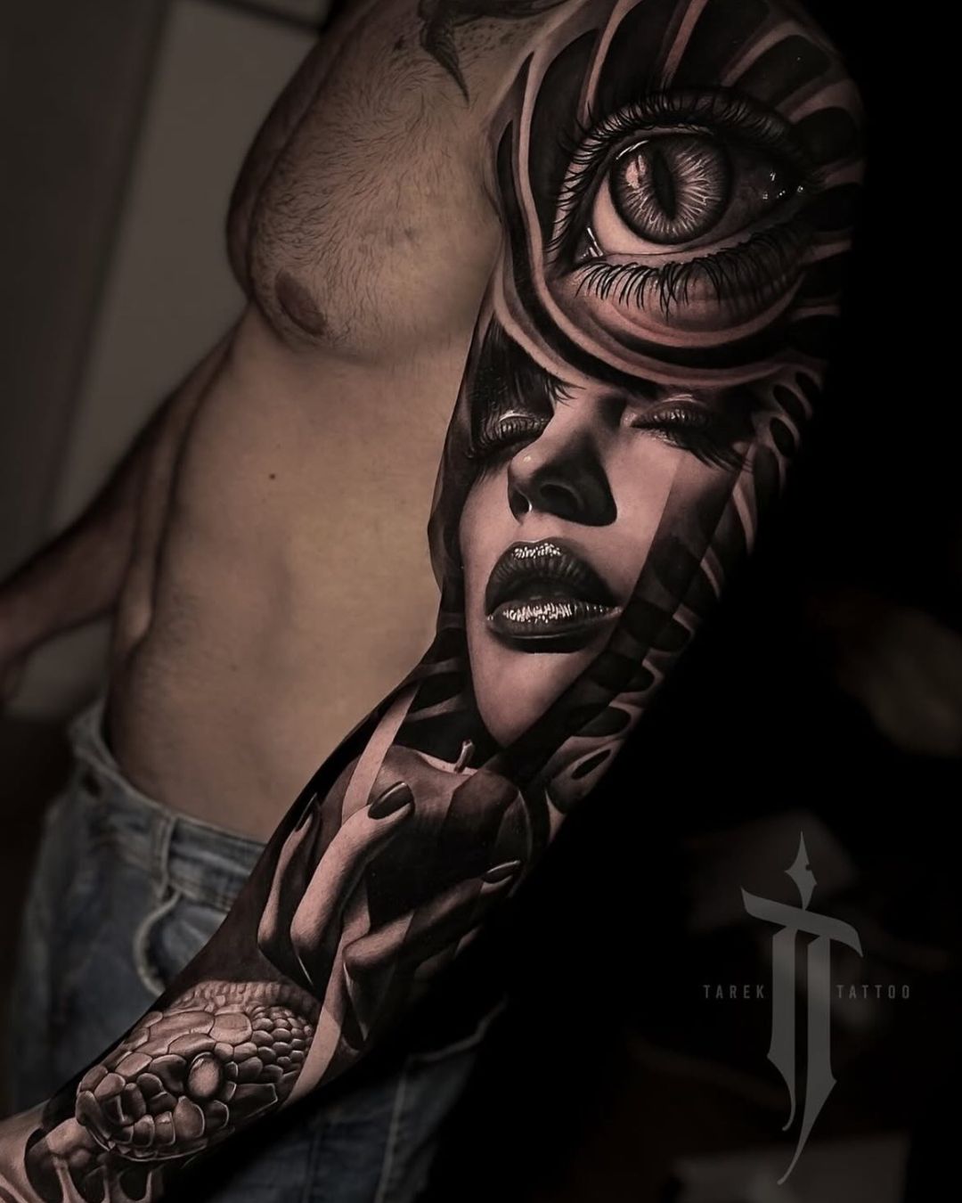 Trabajo de tatuaje black & grey